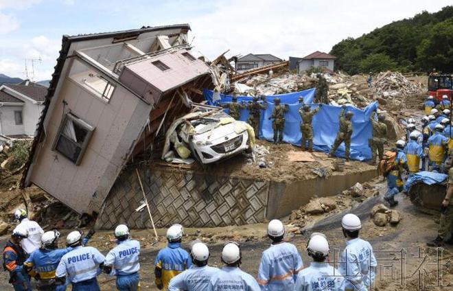 西班牙连场暴雨引发洪灾 东部巴伦西亚至少202人死