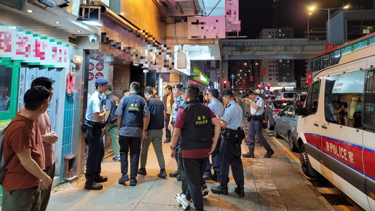 香港仔街市档主因公开竞投收恐吓 两鱼档遭淋红油 警拘51岁黑汉