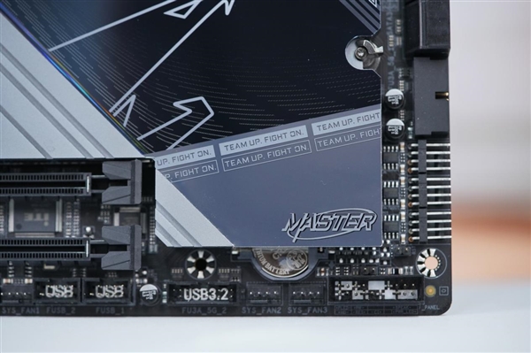 AI自动超频！技嘉X870E AORUS MASTER超级雕主板图赏