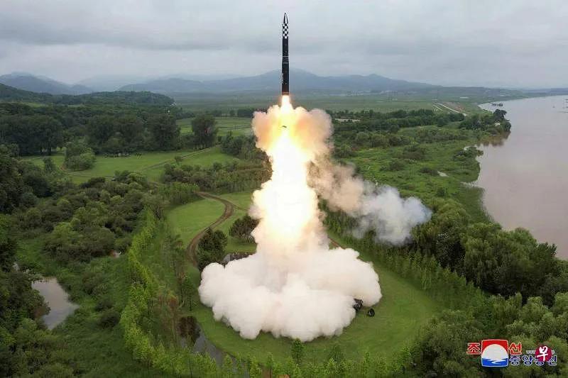 韩日称朝鲜导弹飞行时间及高度均破历史纪录