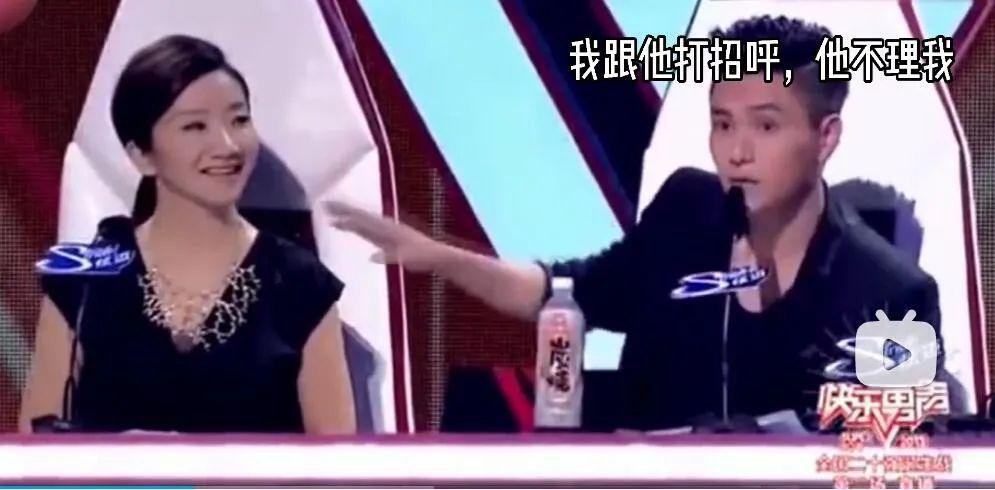 美夫妻家中互殴双双身亡！2人身上有刀伤、枪伤，11岁儿子戴耳机打游戏竟没听到