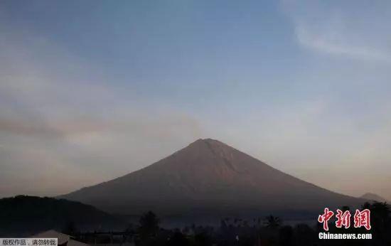 中国驻登巴萨总领馆：高度重视科莫多国际机场因火山喷发而关闭导致部分中国游客滞留状况