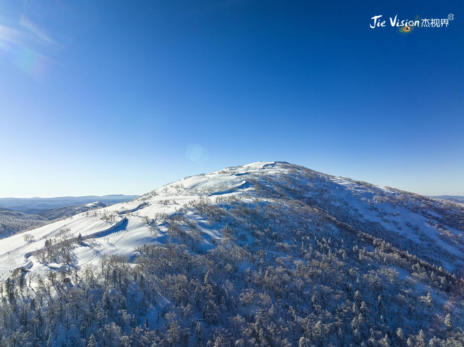 创历来最长无雪期纪录 日本富士山终于降雪