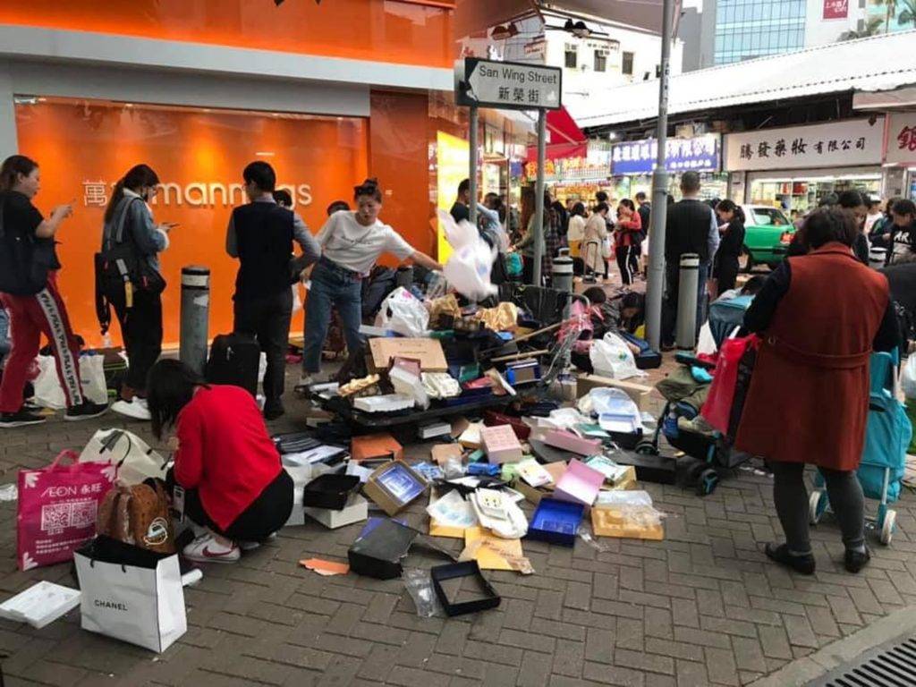 网购平台纷攻港「包邮」 学者︰内地近饱和需开拓香港市场