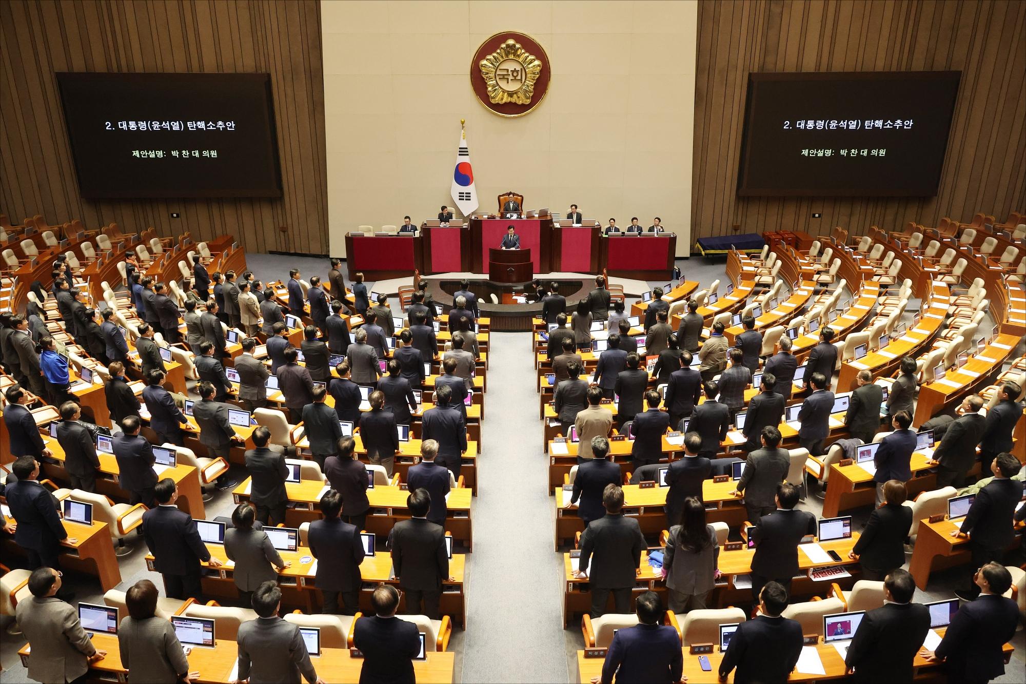 韩国前国防部长官金龙显企图在狱中自杀