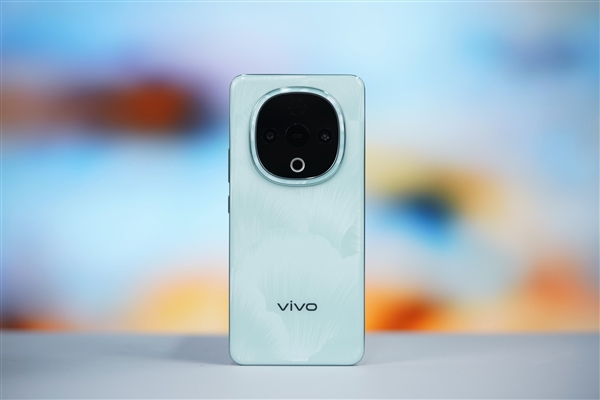 清新美背种草了！vivo Y300图赏