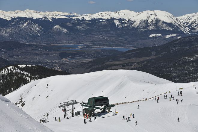 土耳其一滑雪场发生雪崩 致1人死亡