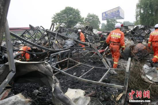 南非东开普省发生一起交通事故 11人死亡