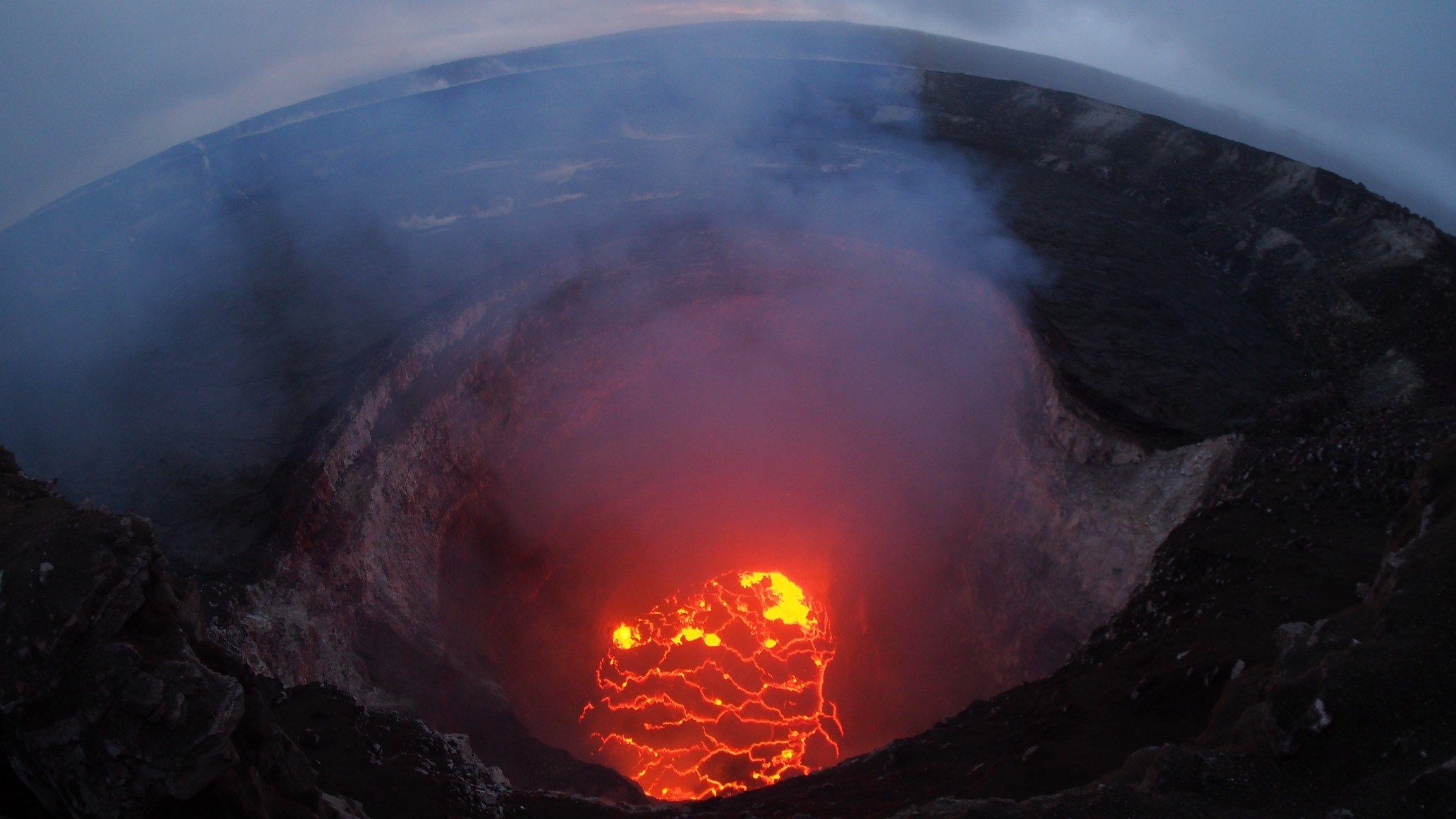 美国夏威夷基拉韦厄火山喷发