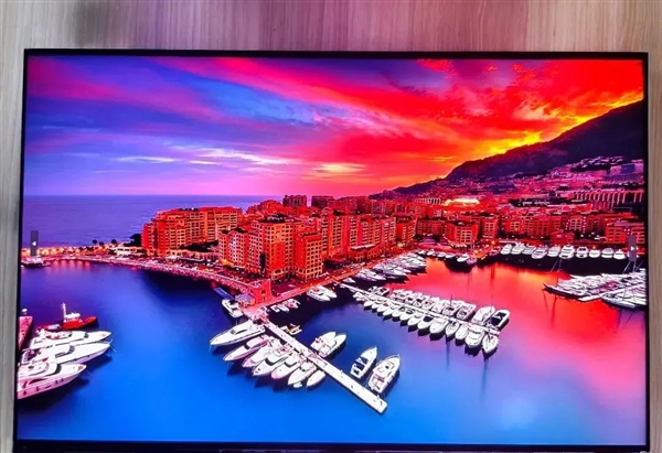 HKC惠科展示最新成果：点亮36.5英寸8K 120Hz/4K 240双模显示器面板！