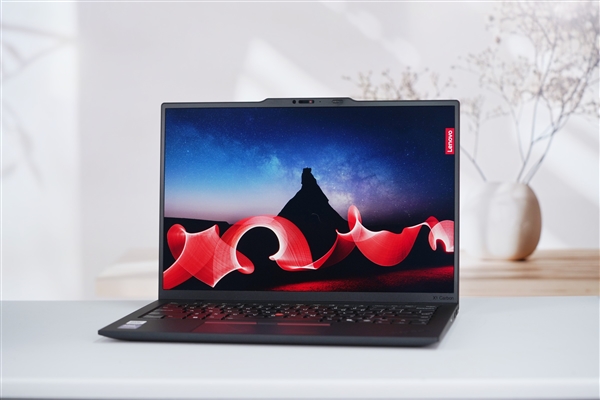 986g极致轻薄！联想ThinkPad X1 Carbon Aura AI 2025图赏